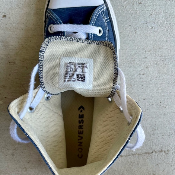 Youth Blue Converse Hightops - Picture 5 of 6